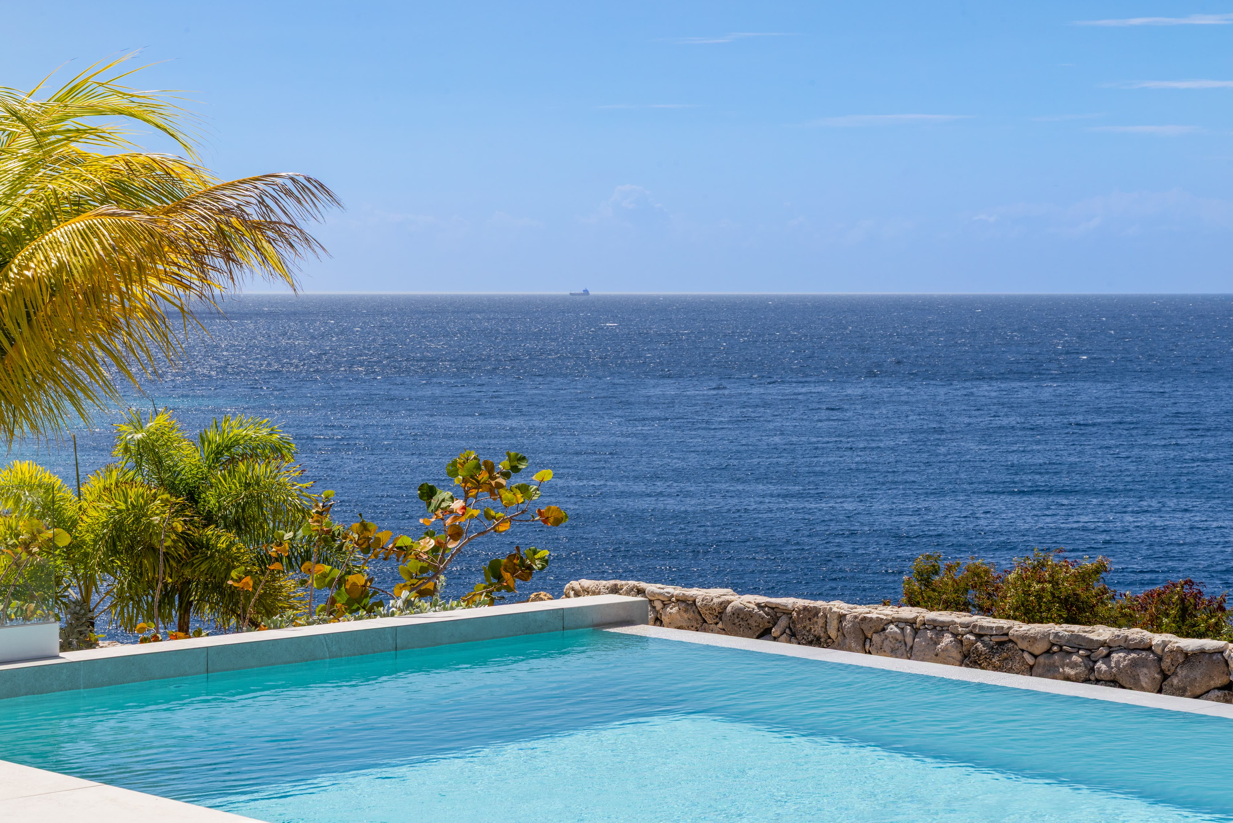 ocean view from swimmingpool