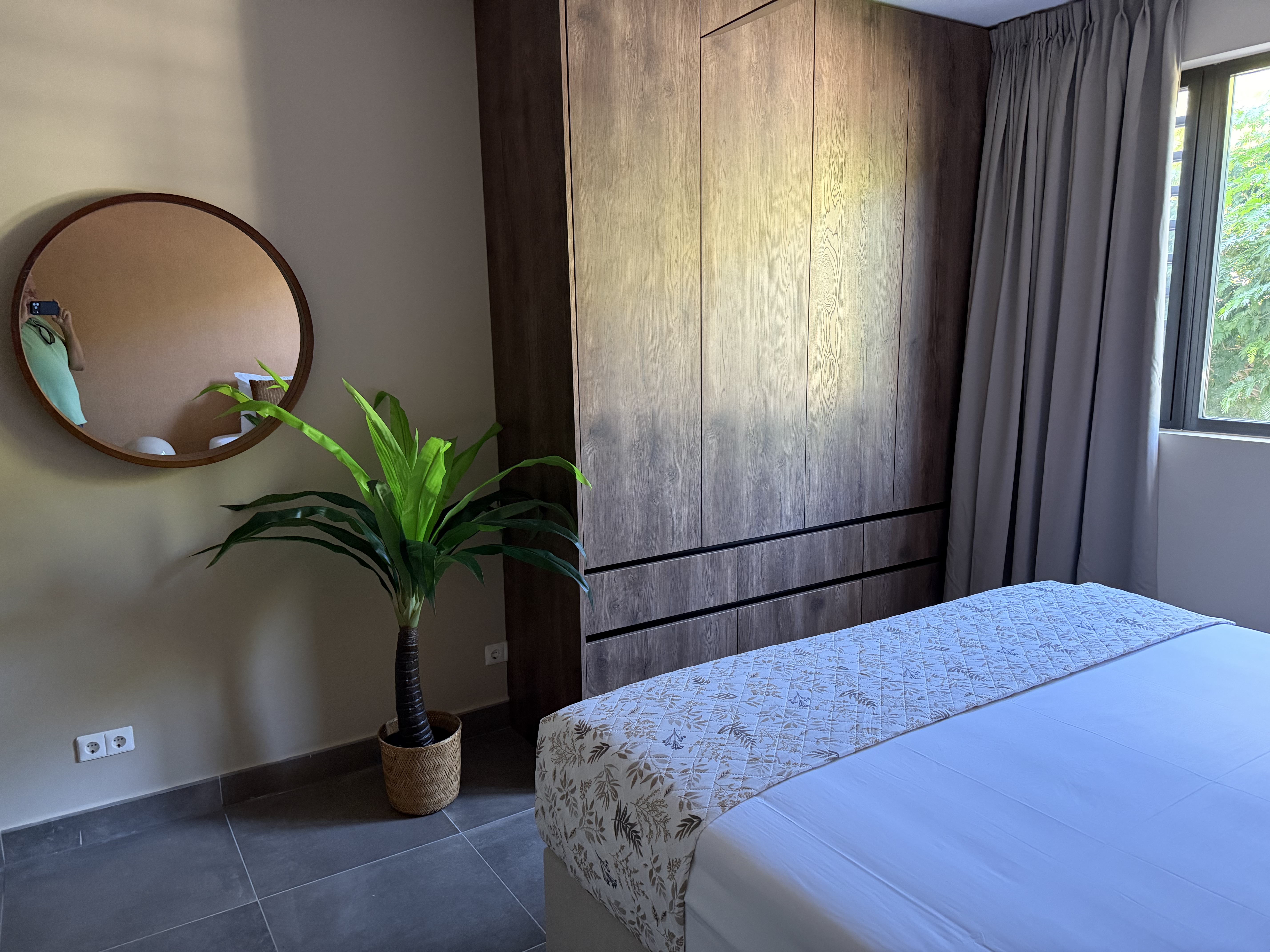 Holland House - Cape Marie 1401