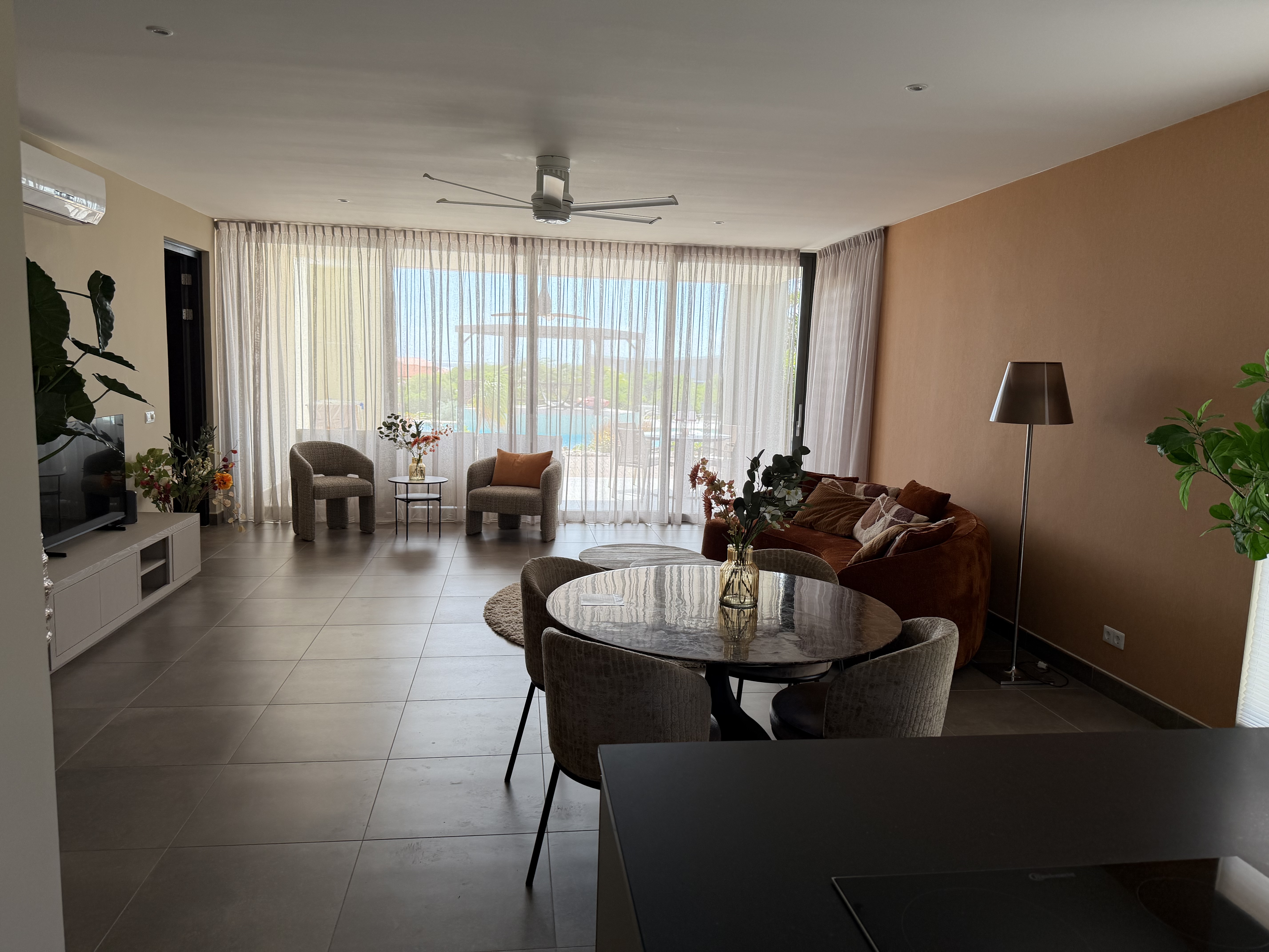 Holland House - Cape Marie 1401