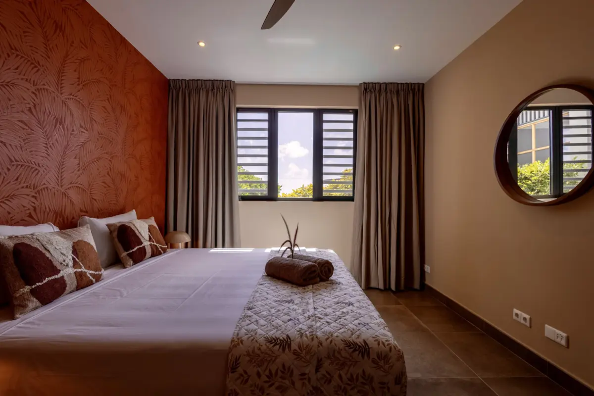 Holland House - Cape Marie 1401