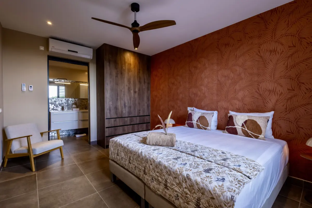 Holland House - Cape Marie 1401