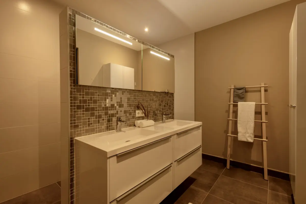 Holland House - Cape Marie 1401