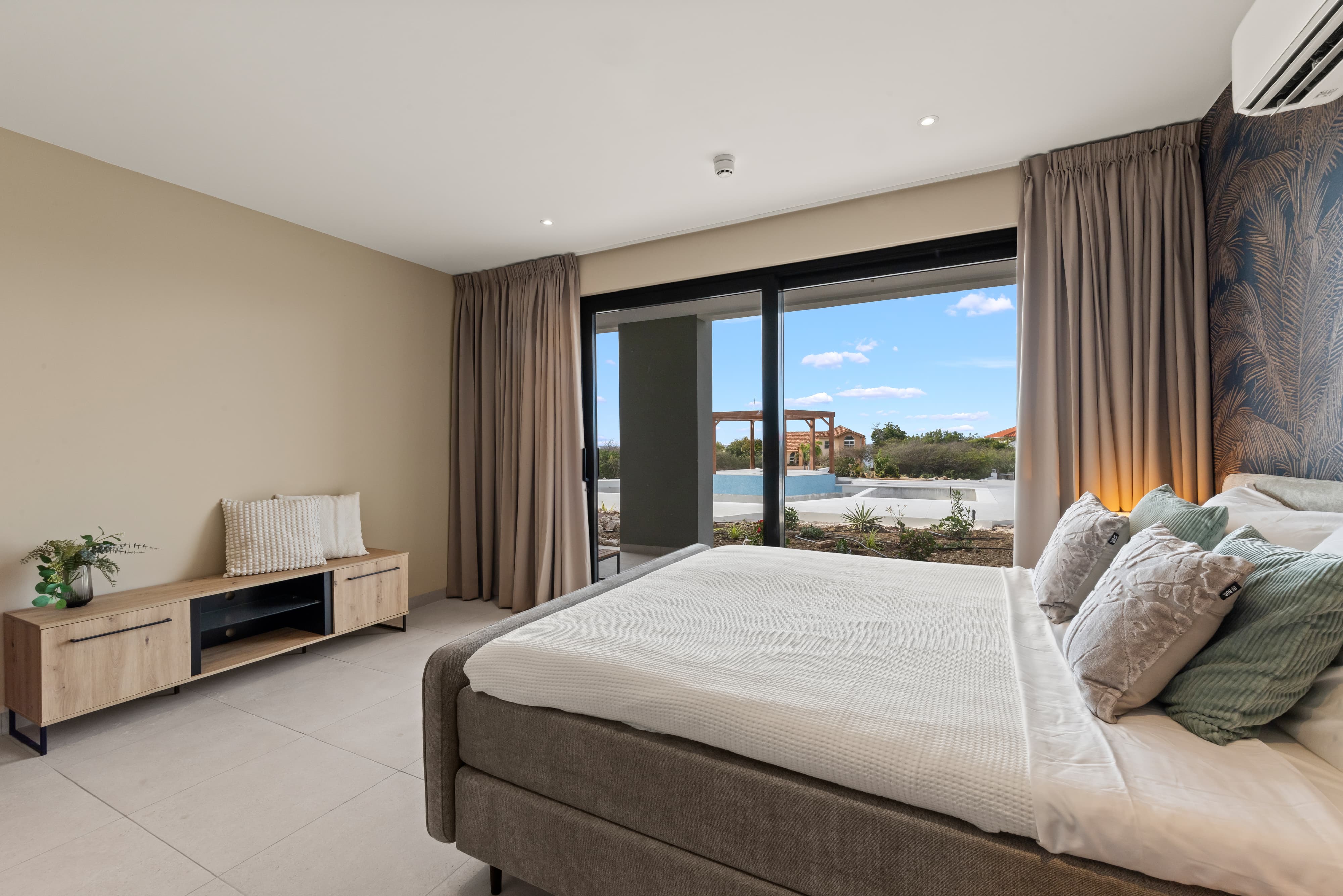 Holland House - Cape Marie C3