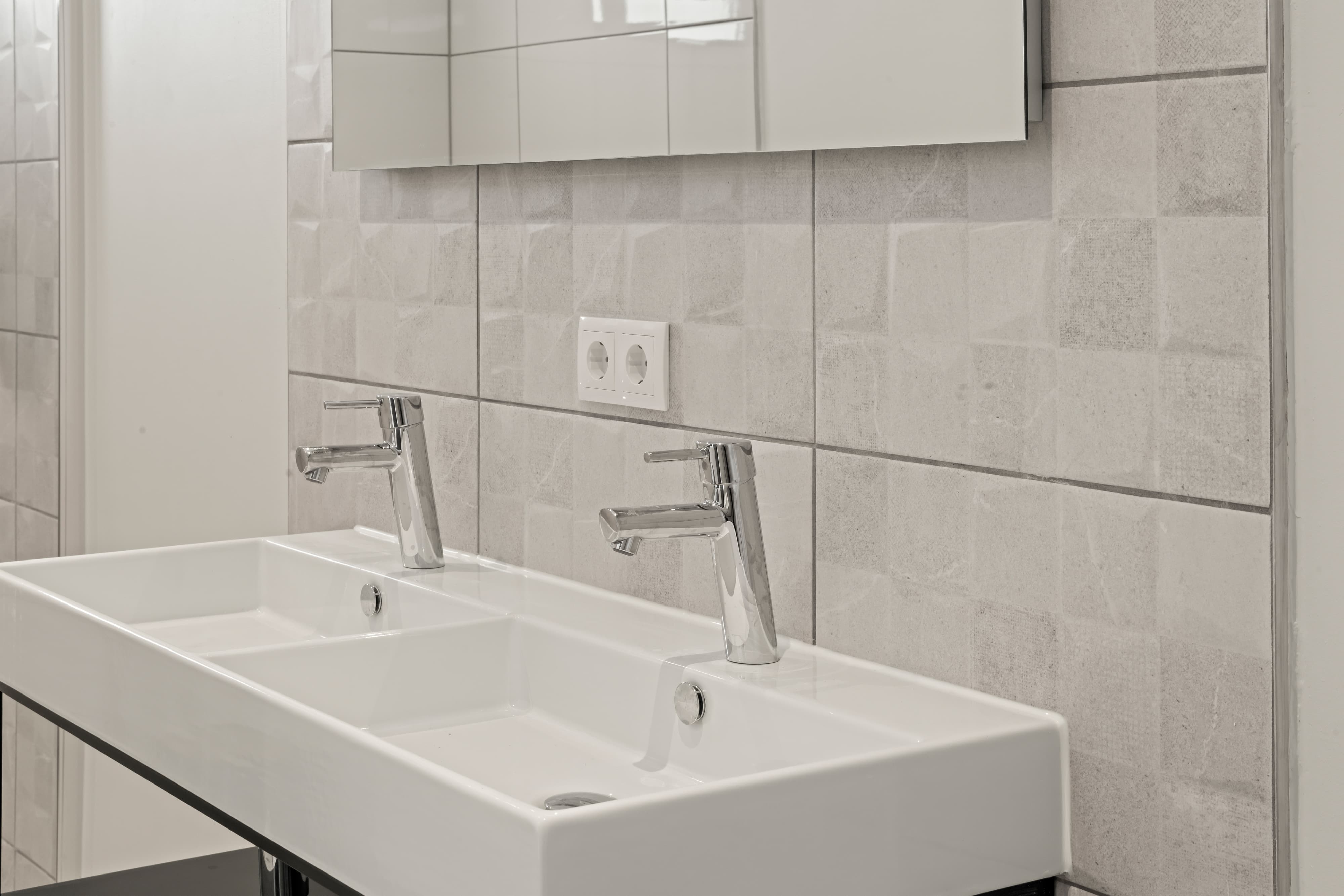 Holland House - Cape Marie C3