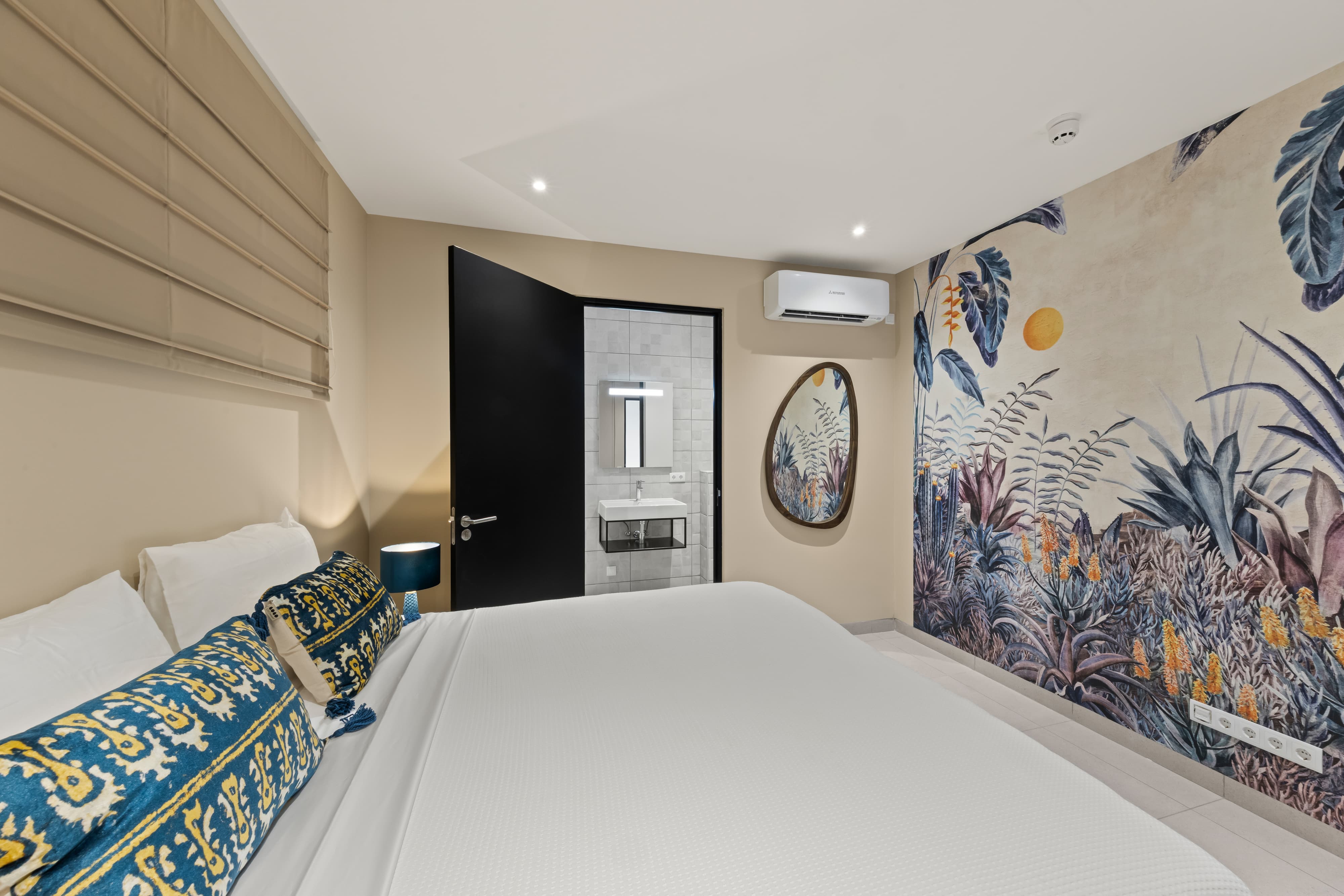 Holland House - Cape Marie C3