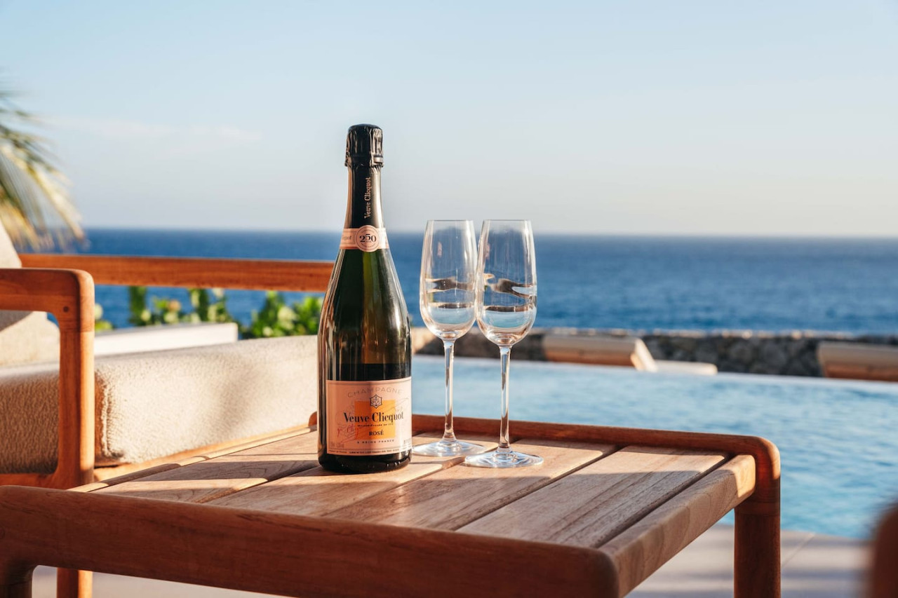 Holland House - Blue Bay - on a cliff with a phenomenal sea view