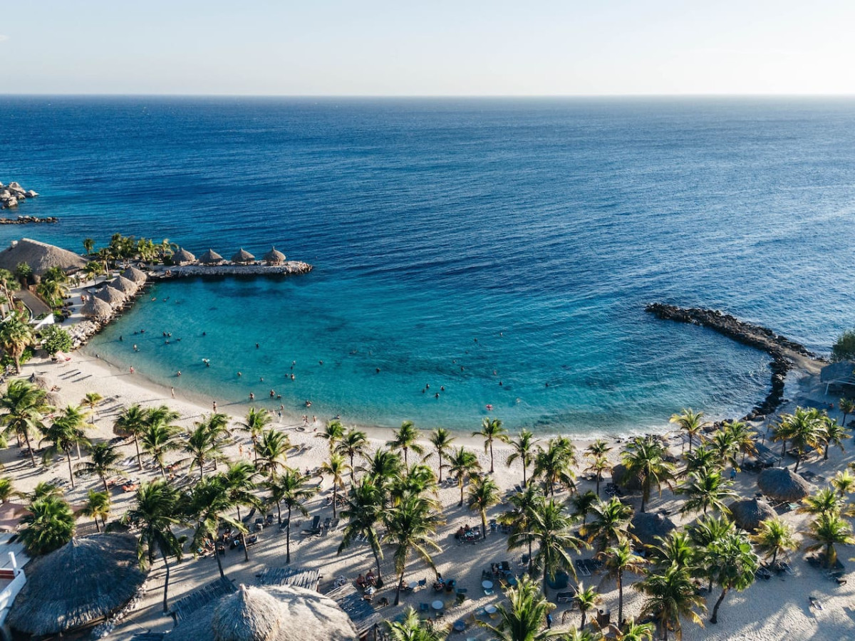 Holland House - Blue Bay - on a cliff with a phenomenal sea view