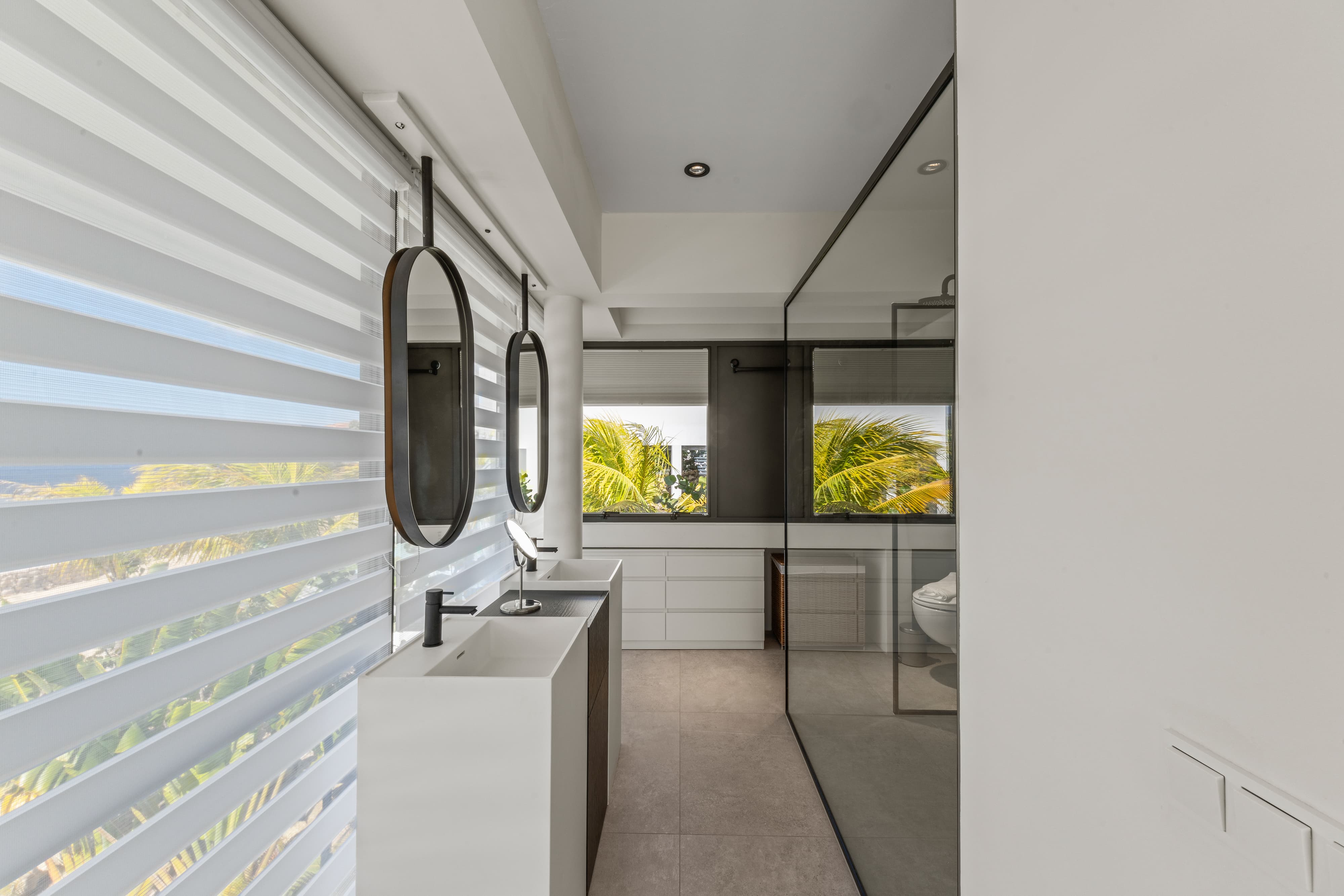 Holland House - Blue Bay - on a cliff with a phenomenal sea view