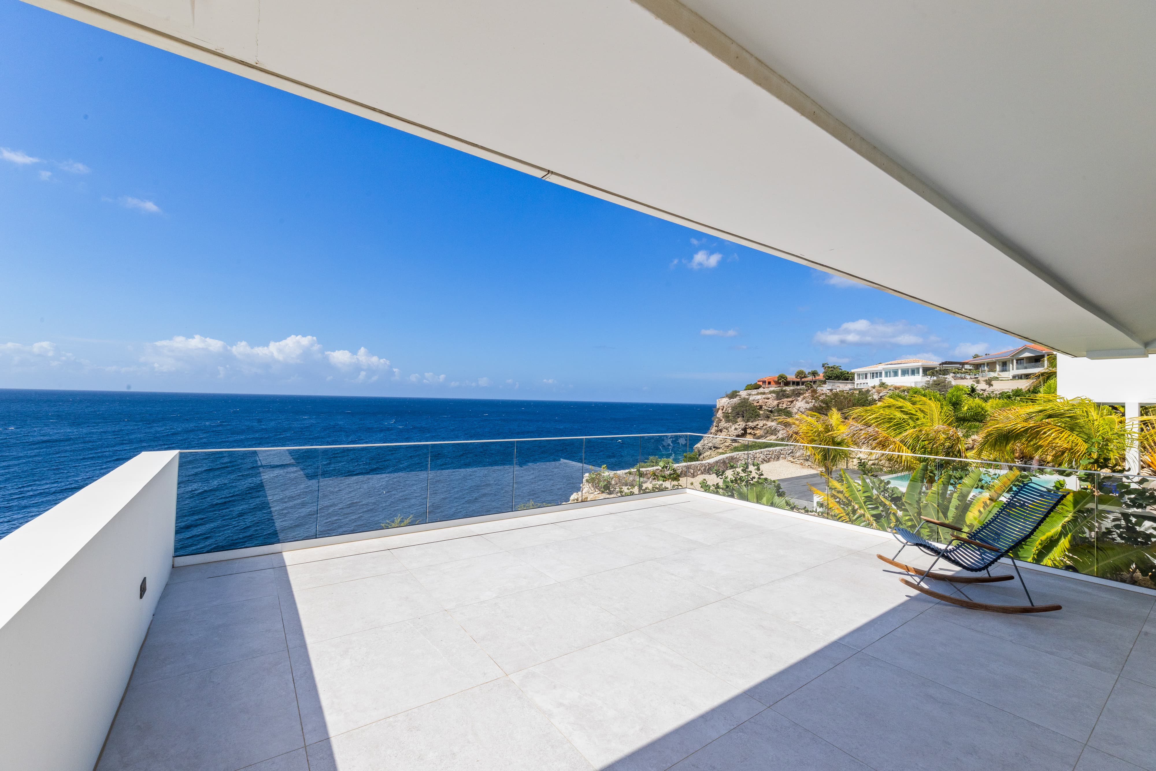 Holland House - Blue Bay - on a cliff with a phenomenal sea view