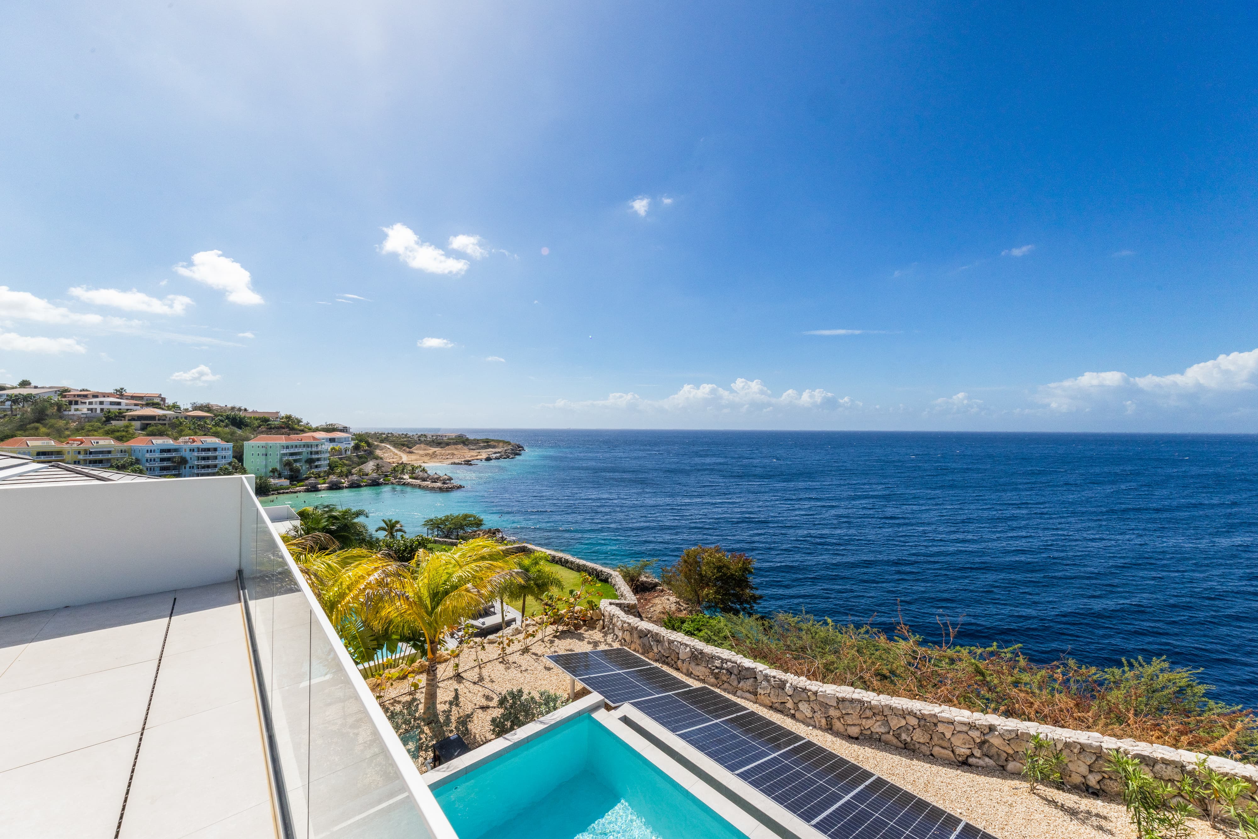 Holland House - Blue Bay - on a cliff with a phenomenal sea view