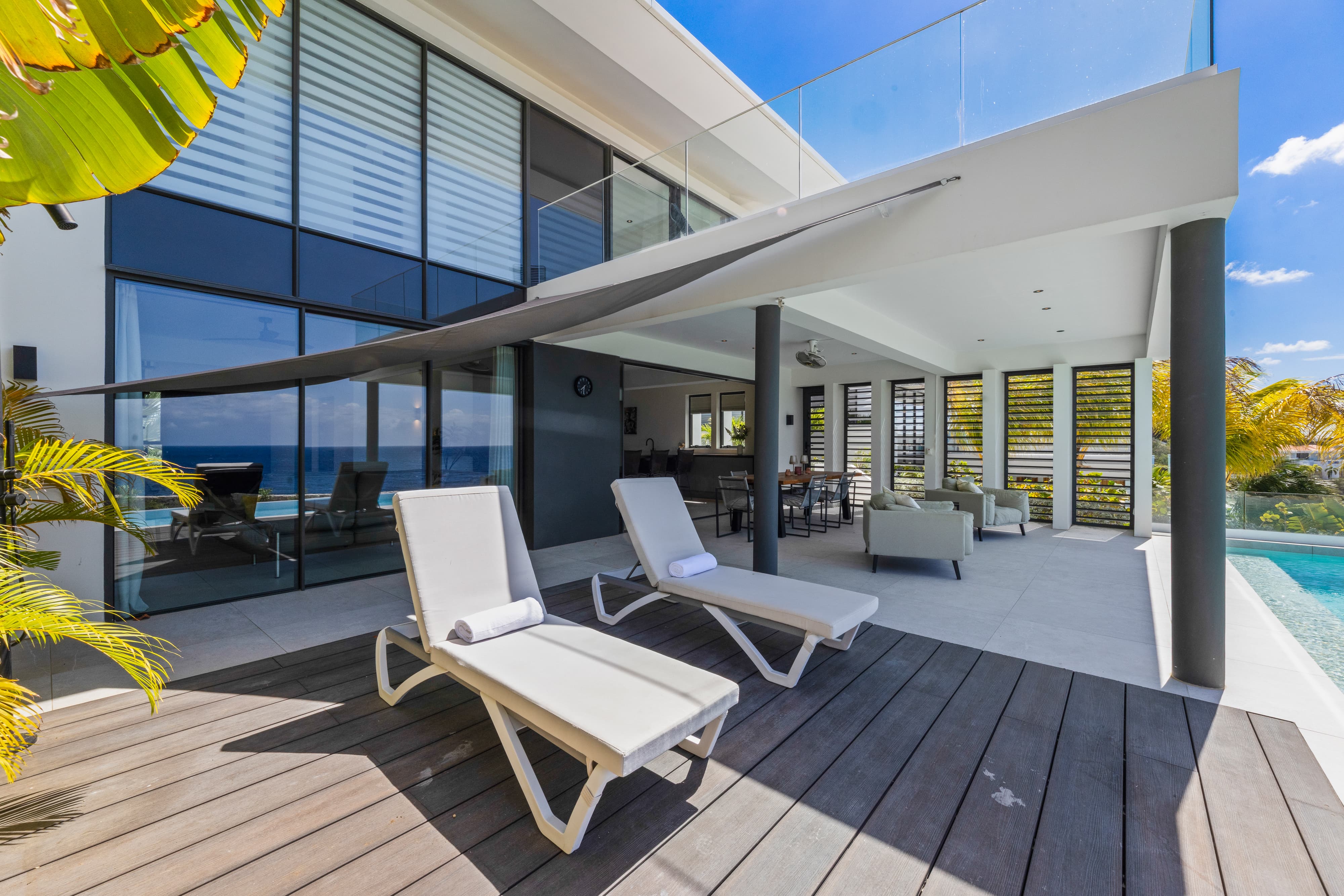 Holland House - Blue Bay - on a cliff with a phenomenal sea view