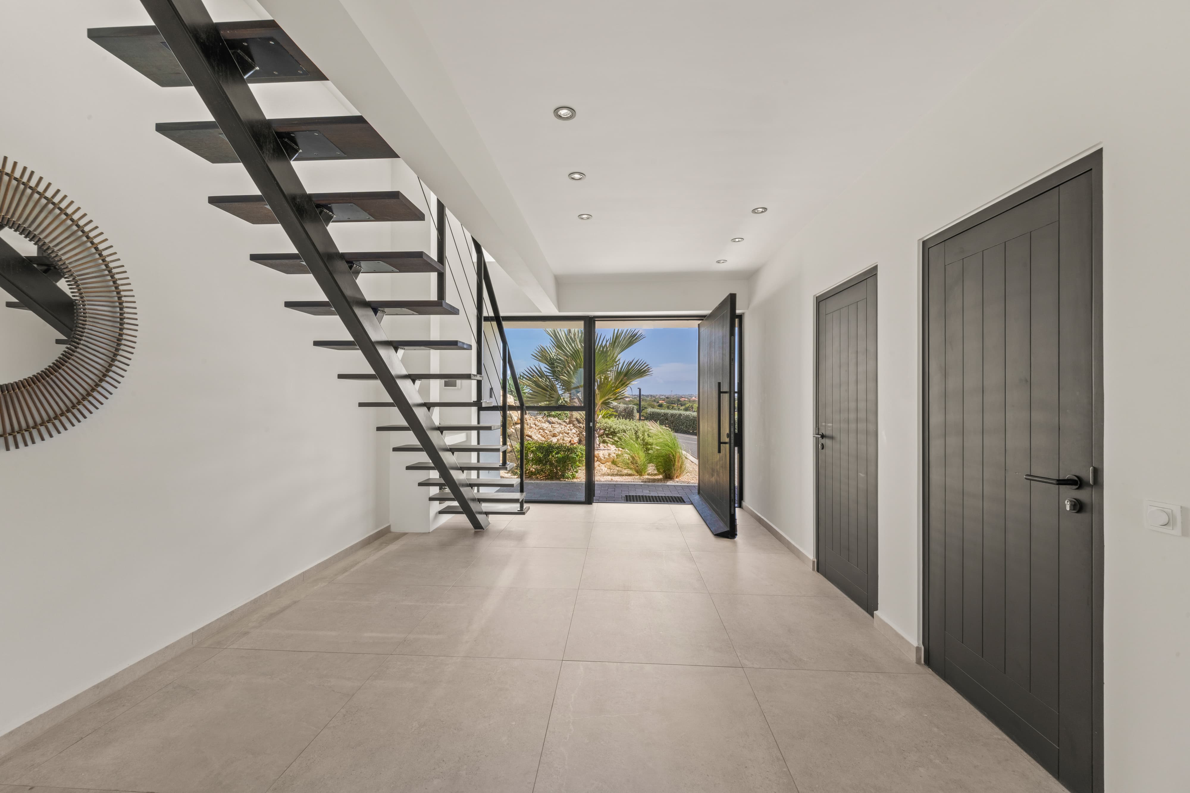 Holland House - Blue Bay - on a cliff with a phenomenal sea view