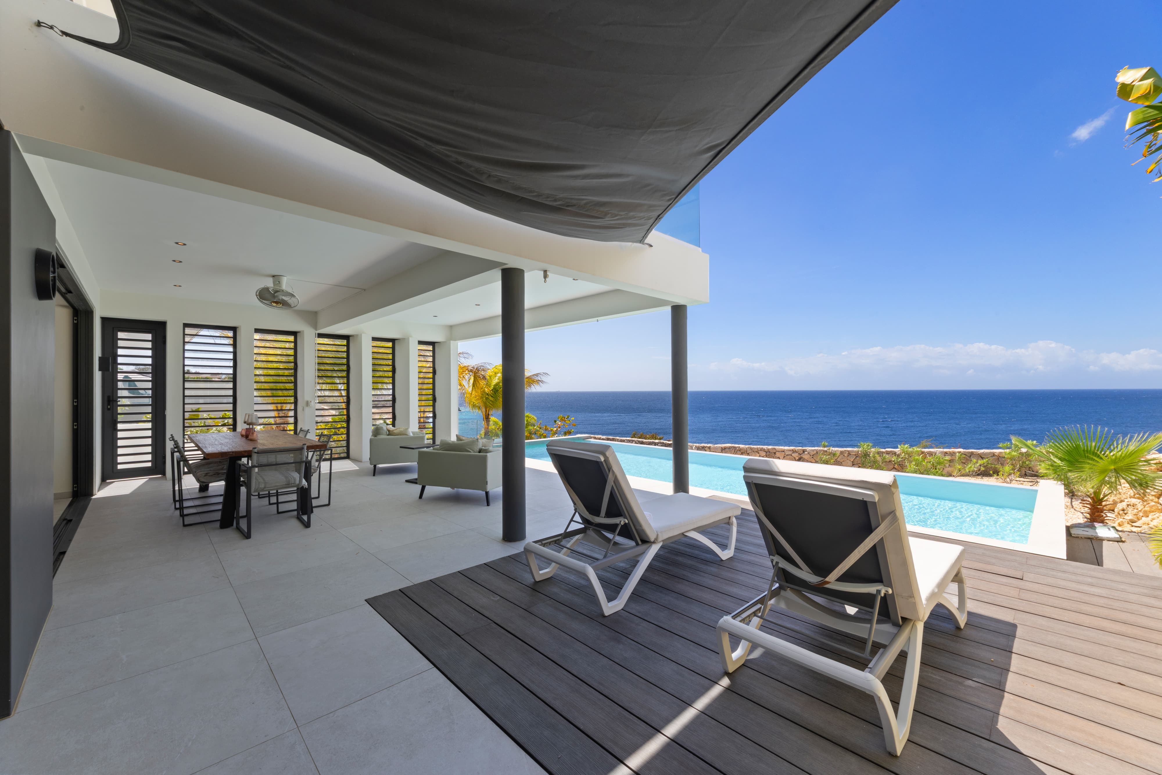 Holland House - Blue Bay - on a cliff with a phenomenal sea view