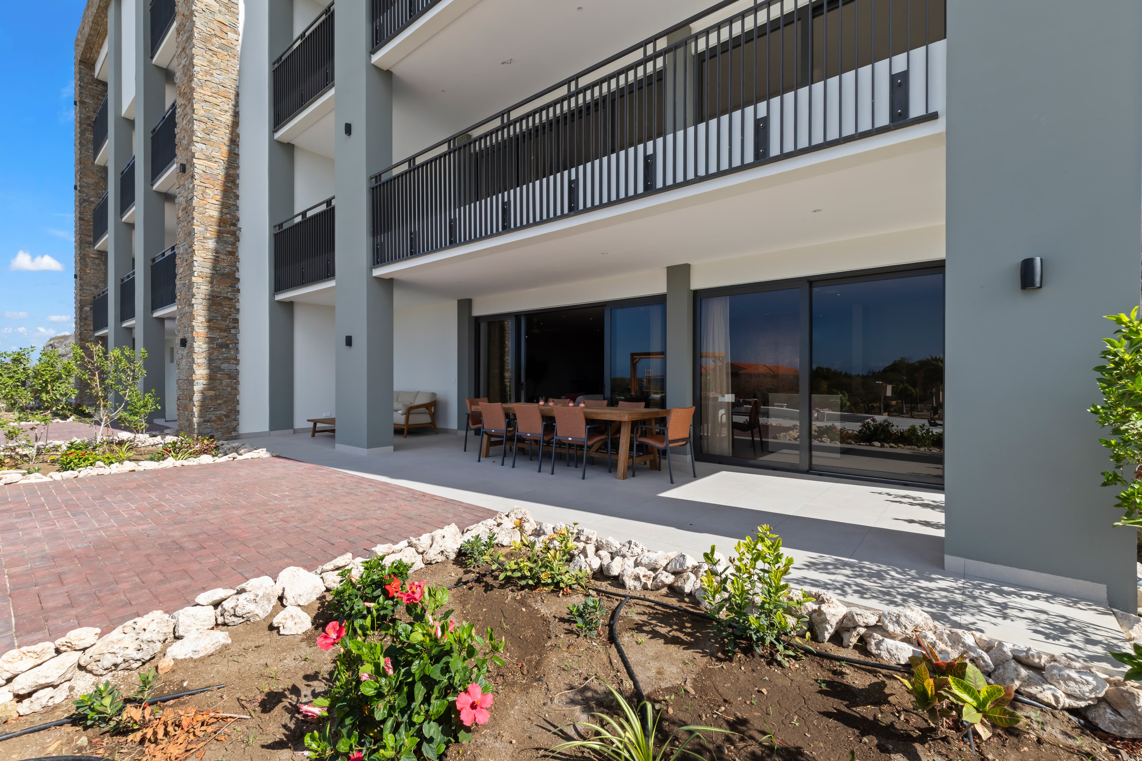 Holland House - Cape Marie C4