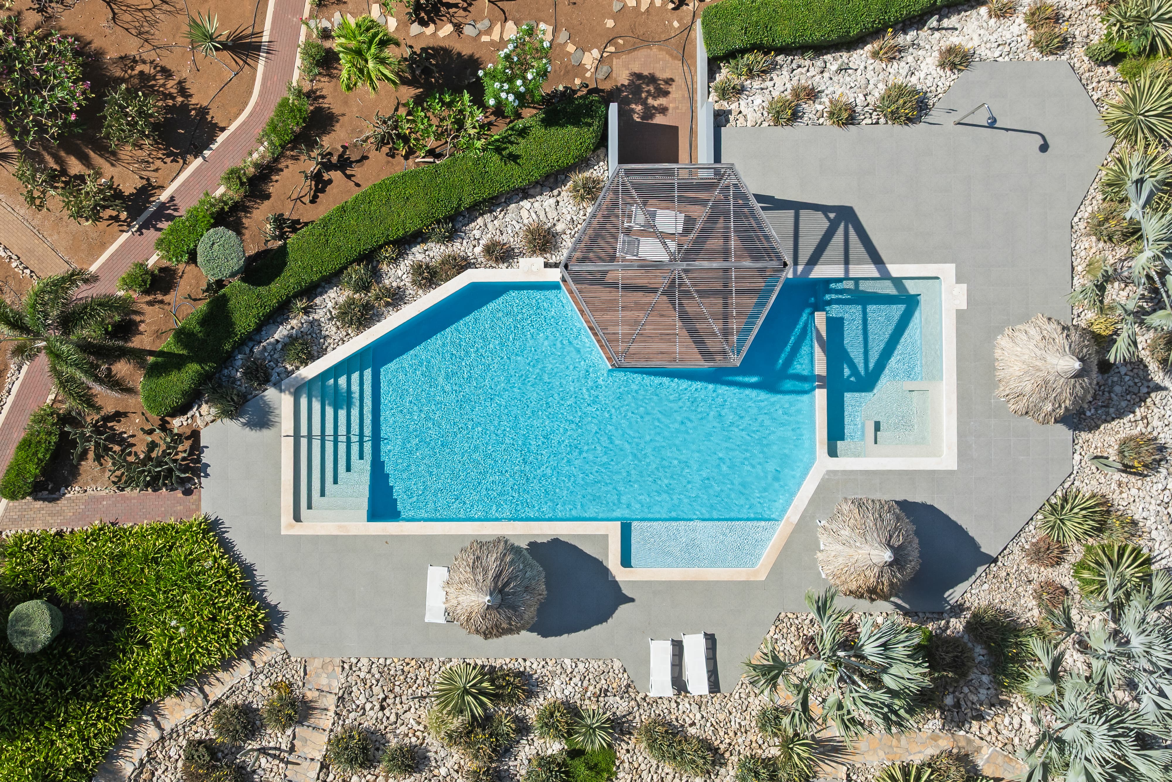 Holland House - Cape Marie C4